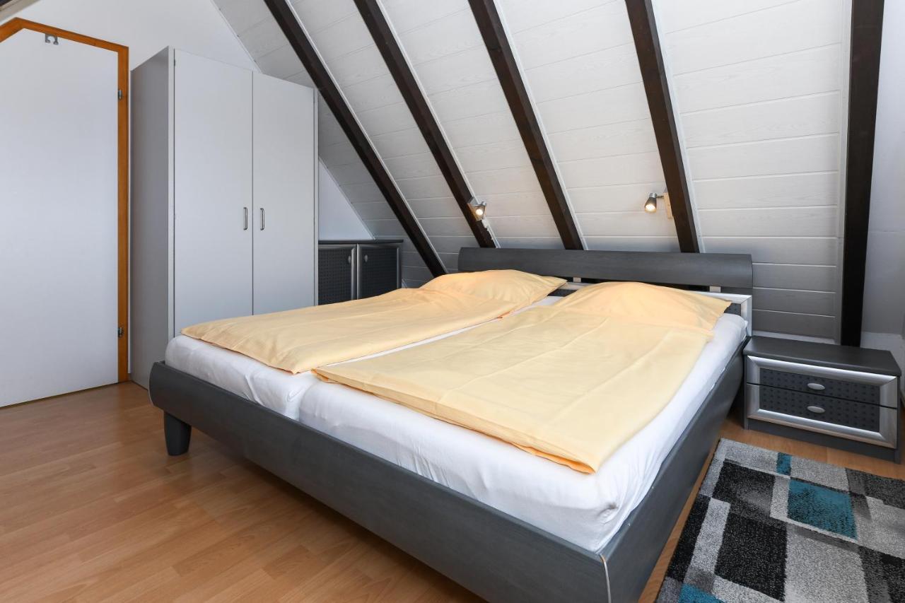Haus Nordseepferdchen Bensersiel Exterior foto